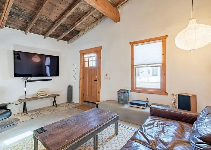 Barrio - Historic 1900 Adobe In Downtown