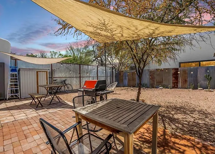 Barrio - Historic 1900 Adobe In Downtown *